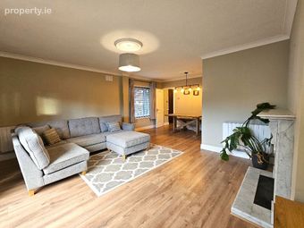 87 White Oaks, Roebuck Road, Goatstown, Dublin 14 - Image 4