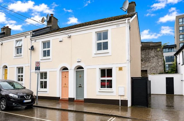 14 Wellington Street, Dun Laoghaire, Co. Dublin, Dun Laoghaire, Co. Dublin - Click to view photos