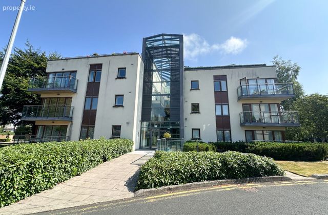 Sefton Hall, Kelston, Foxrock, Dublin 18 - Click to view photos