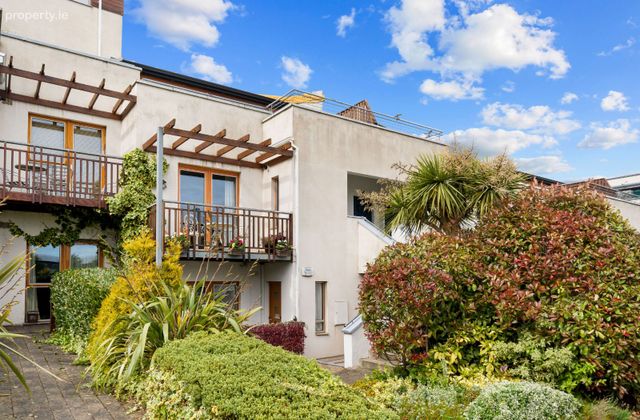 14 Brennanstown Square, Cabinteely, Dublin 18 - Click to view photos