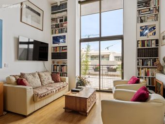 Apartment 11, 7a Fownes Street Upper, Temple Bar, Dublin 2 - Image 2