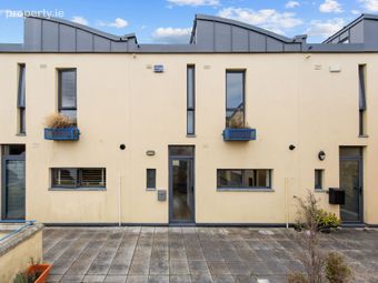 8 Castle Mews, Castle Street, Dalkey, Co. Dublin, Dalkey, Co. Dublin - Image 2
