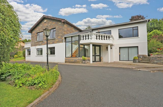 15 Tullyvarraga Hill, Shannon, Clare, Shannon, Co. Clare - Click to view photos