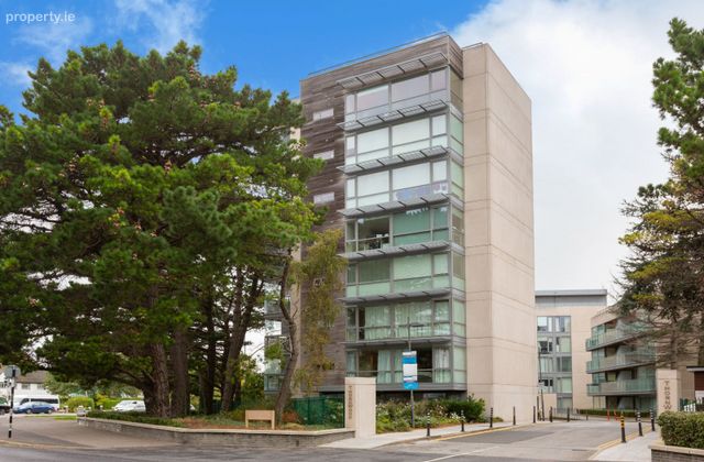 18 Lapwing, Thornwood, Booterstown Avenue, Booterstown, Co. Dublin - Click to view photos
