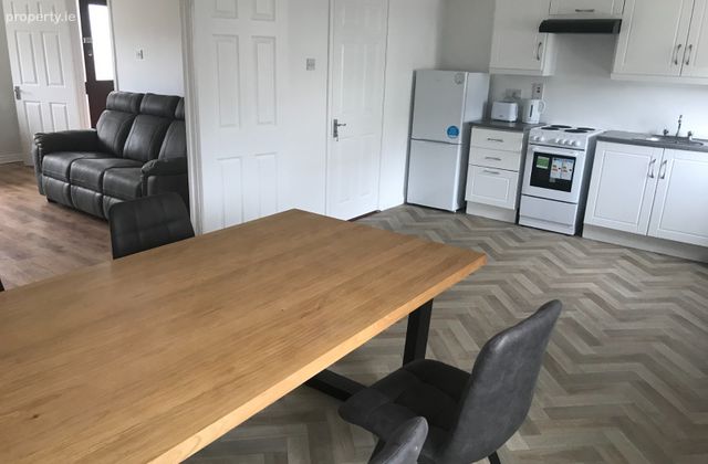 Cromwellsfort Grove, Wexford Town, Co. Wexford - Click to view photos