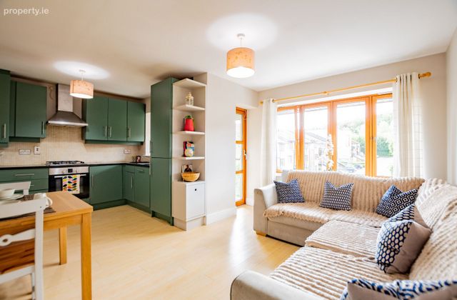 66 Belarmine Place, Dublin 18, Stepaside, Dublin 18 - Click to view photos