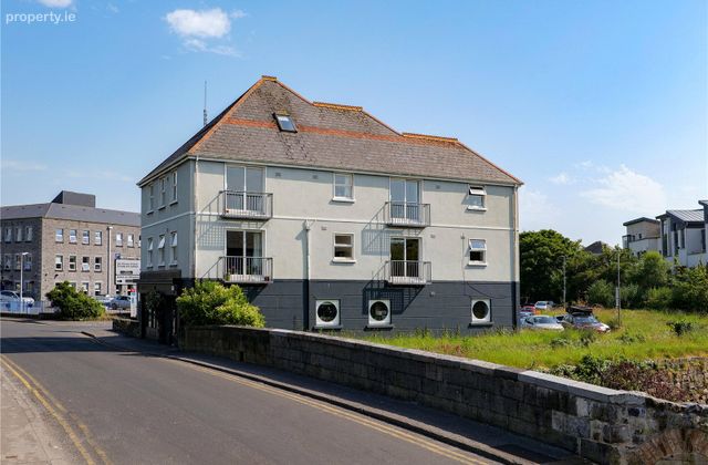 2 Madeira Island House, Mill Street, City Centre, Galway, Galway City Centre, Co. Galway - Click to view photos