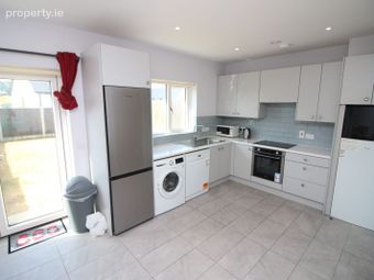 55 Elm Crest, Castle Heights, Carrigaline, Co. Cork - Image 2