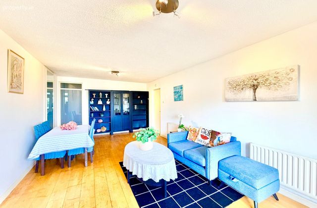 Apartment 19, Rowan Hall, Millbrook Court, Milltown, Dublin 6 - Click to view photos