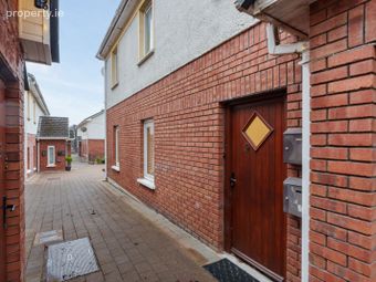 9 Bowling Court, Mallow, Co. Cork - Image 2