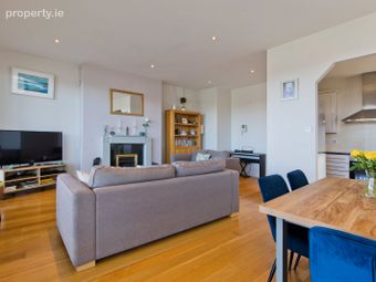 136 The Oval, Tullyvale, Cabinteely, Dublin 18, Cabinteely, Dublin 18 - Image 5