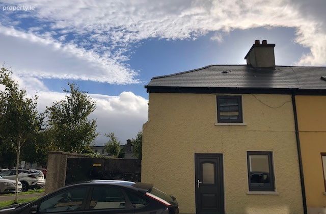 31 Deans Lane, Tralee, Co. Kerry - Click to view photos