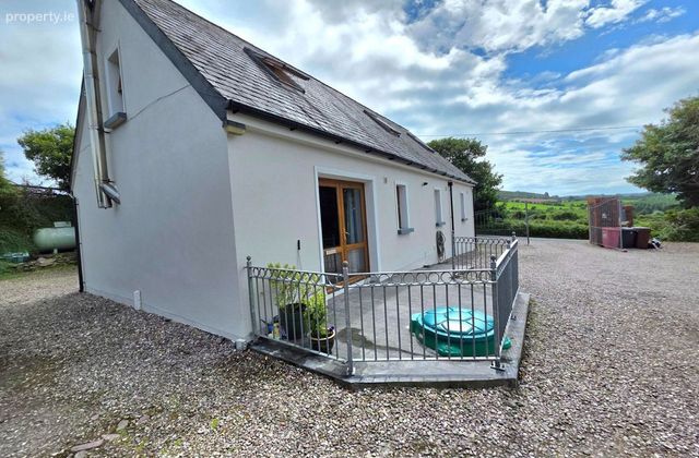 Ballyknock, Ballynoe, Dungourney, Co. Cork - Click to view photos
