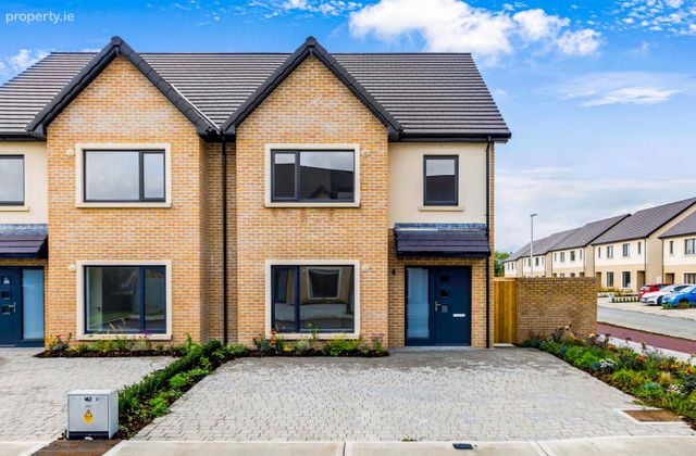 4 Bedroom Semi-detached, Ardee, Co. Louth - Click to view photos