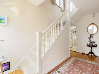 109 Foxrock Park, Dublin 18, Foxrock, Dublin 18 - Image 2