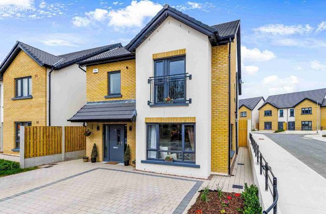 31 Roslyn, Bettystown, Bettystown, Co. Meath - Click to view photos