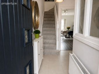 19 Berwick Hall, Dublin 14, Churchtown, Dublin 14 - Image 2