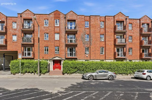 22 Trinity Square, Dublin 2 - Click to view photos
