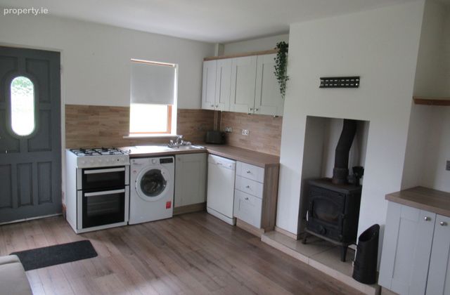 Silliott Hill, Kilcullen, Co. Kildare - Click to view photos