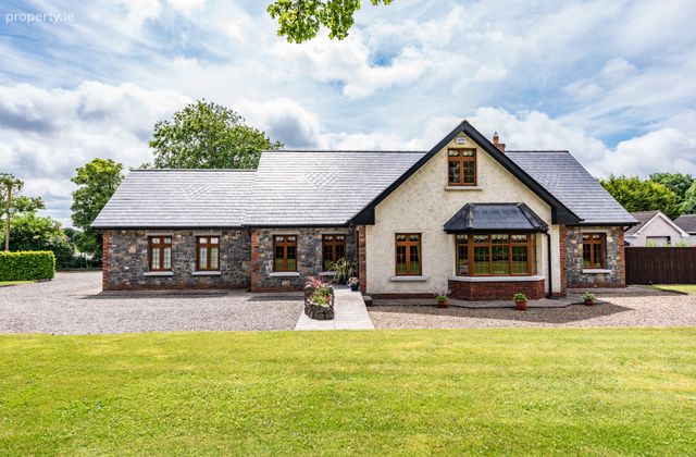 Ti Aondara, Moortown, Rathcoffey, Co Kildare, Rathcoffey, Co. Kildare - Click to view photos