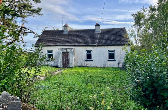 Moyvoon East, Oughterard, Co Galway, Oughterard, Co. Galway - Click to view photos