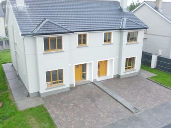 23 Woodstream, Castlerea, Castlerea, Co. Roscommon - Image 2