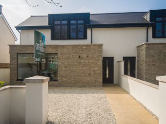 8a Woodlawn Park, Dun Laoghaire, Monkstown, Co. Dublin