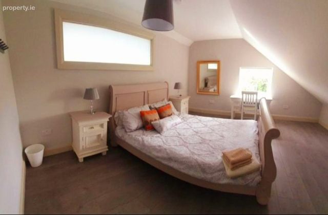 Lecarrowmore, Claregalway, Co. Galway - Click to view photos