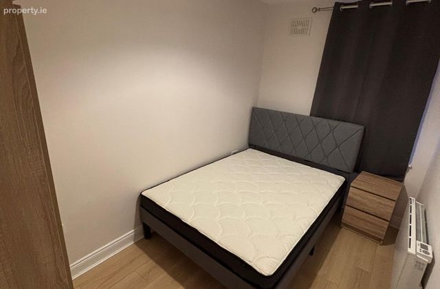 Newmarket Square, Wards Hill, Dublin 8, Dublin 8 - Click to view photos