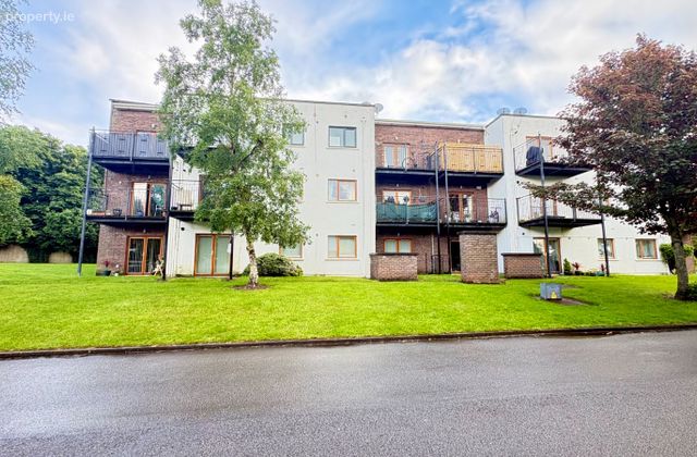 21 The Gables, Lakepoint Park, Mullingar, Co. Westmeath - Click to view photos