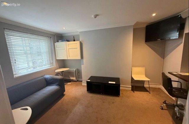 Pembroke Street Lower, Dublin 2 - Click to view photos