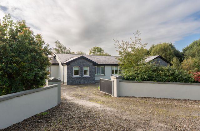 Woodcock Hill, Meelick, Moneen, Co. Clare - Click to view photos