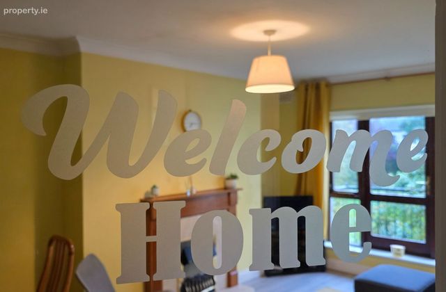 2 Bed Monkstown Apartment, Monkstown, Co. Dublin - Click to view photos
