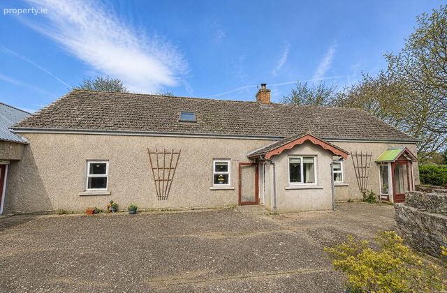 Knockballiniry, Ardfinnan, Co. Tipperary, Ardfinnan, Co. Tipperary - Click to view photos