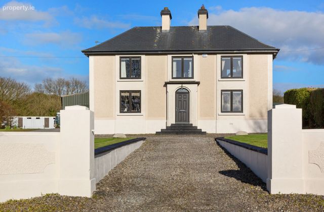 Sampsons Court, Ballinakill, Ballinakill, Co. Laois - Click to view photos