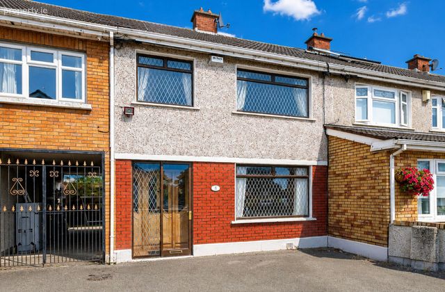 8 Clonshaugh Rise, Clonshaugh, Dublin 17 - Click to view photos