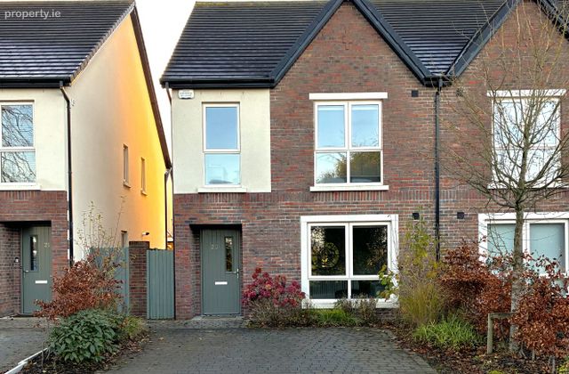 20 Oak Park Court, Naas, Co. Kildare - Click to view photos