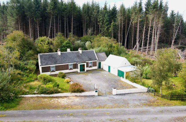 Mantuar, Frenchpark, Ballinameen, Co. Roscommon - Click to view photos
