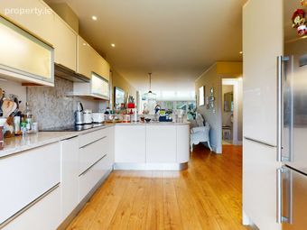 4 Sheil's Court, Main Street, Rathcoole, Co. Dublin - Image 4