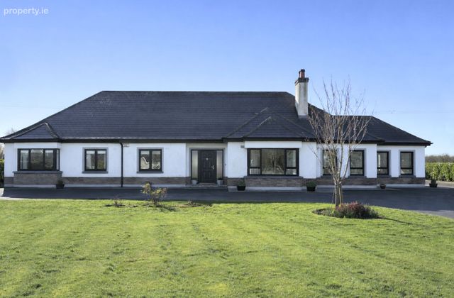 Ballinamona, Ballycanew, Gorey, Co. Wexford - Click to view photos
