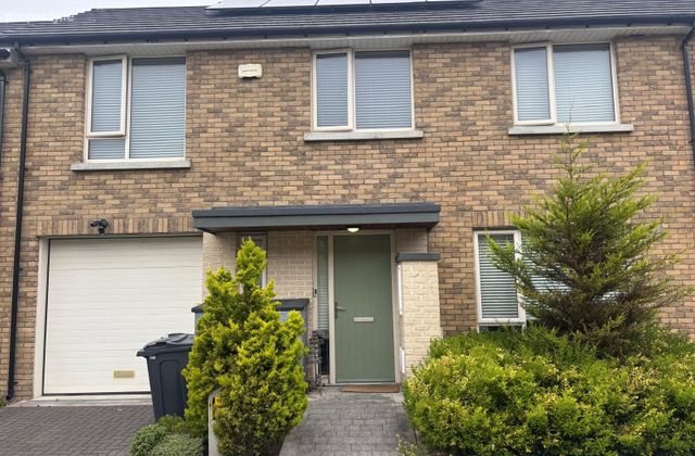 Pelletstown Avenue, Rathborne Park, Royal Canal Park, Dublin 15 - Click to view photos
