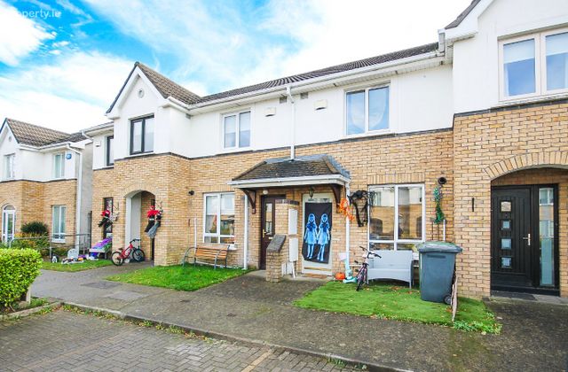 16 St John's Gate, Clondalkin, Dublin 22, Clondalkin, Dublin 22 - Click to view photos