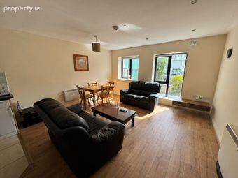 3 Strand Court, Strand Street, Athlone, Co. Westmeath - Image 2
