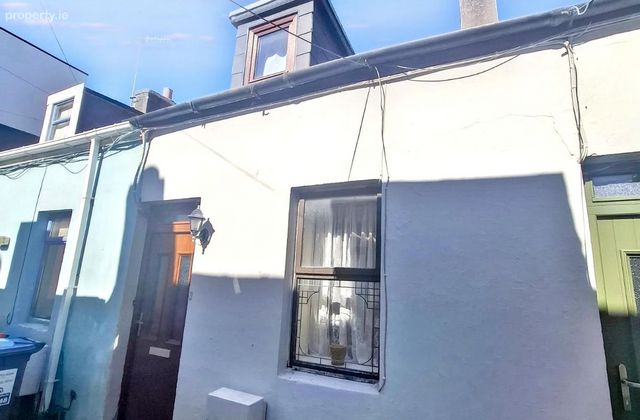 2 Walsh's Square, Devonshire Street West, Cork City Centre, Co. Cork - Click to view photos