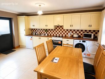 6 Elm Gardens, Balla, Balla, Co. Mayo - Image 3