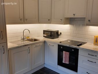 Apartment 9, College Close, Dublin 2 - Image 2
