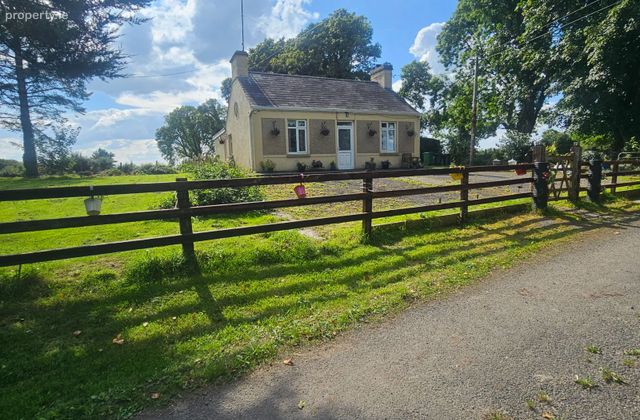 Taghnoose, Carrowbehy, Loughglynn, Co. Roscommon - Click to view photos
