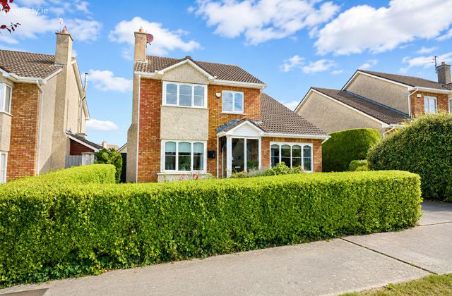 52 Castle Court, Carrickbeg, Carrick-on-Suir, Co. Tipperary - Click to view photos