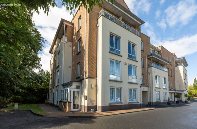 Apartment 33, Lisalea, Frascati Park, Blackrock, Co. Dublin - Click to view photos
