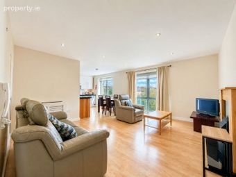 8 The Parade, Bastion Court, Connaught Street, Athlone, Co. Westmeath - Image 5
